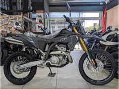 スズキ　ＤＲ−Ｚ４Ｓ　２０２５年モデル　ソリッドアイアングレー　新車