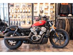 ＨＡＲＬＥＹ−ＤＡＶＩＤＳＯＮ　ＲＨ９７５　ナイトスター　レッド　エンジンガード・２名乗車