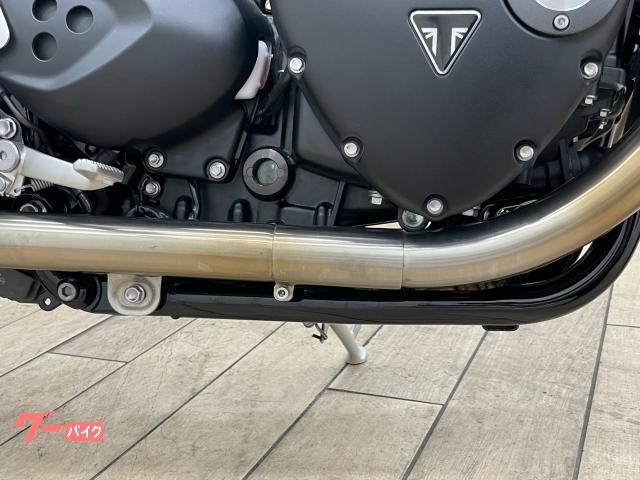 TRIUMPH スラクストン1200RS ファイナル