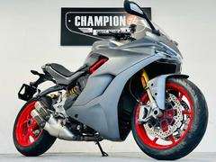 ＤＵＣＡＴＩ　スーパースポーツＳ　ＤＵＣＡＴＩ　Ｐｅｒｆｏｒｍａｎｃｅ　ＡＫＲＡＰＯＶＩＣマフラー　ＥＴＣ　ＵＳＢ