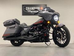 ＨＡＲＬＥＹ−ＤＡＶＩＤＳＯＮ　ＣＶＯ　ＦＬＨＸＳＥ　ストリートグライド　バッサーニ　マフラー　ラペラシート　社外フェンダー