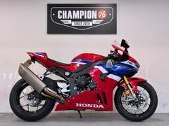 ホンダ　ＣＢＲ１０００ＲＲ−Ｒ　ＦｉｒｅＢｌａｄｅ／ＳＰ　ハンドルマウント　フェンダーレス　ＵＳＢ１口　ヘルメットホルダー　ＥＴＣ