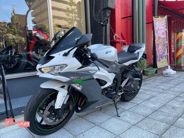 カワサキ Ninja ZX－6Rホワイトxグレー BEETマフラー