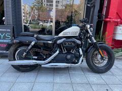 ＨＡＲＬＥＹ−ＤＡＶＩＤＳＯＮ　ＸＬ１２００Ｘ　フォーティエイト　ホワイトカスタマイズ　オーリンズショック　タンデム仕様　サドルバッグサポート付