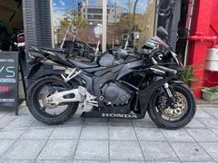 ホンダ　ＣＢＲ１０００ＲＲ　ブラック　後期モデル　ローダウン足つき○