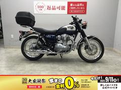 カワサキ　Ｗ８００　２０１６年モデル　リアボックス　エンジンガード