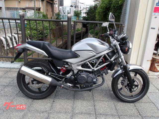 ＶＴＲ２５０　２０１３年モデル　インジェクション　水冷２気筒エンジン搭載