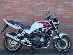 ホンダ　ＣＢ１３００Ｓｕｐｅｒ　Ｆｏｕｒ　前後ドラレコ　グリップヒーター　ＥＴＣ２．０　デイトナパイプエンジンガード装着