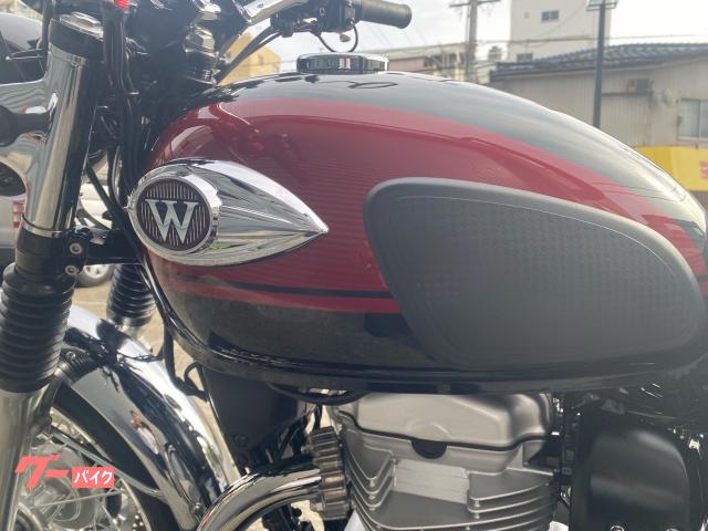 カワサキ W800 2024年 メタリックディアブロブラック