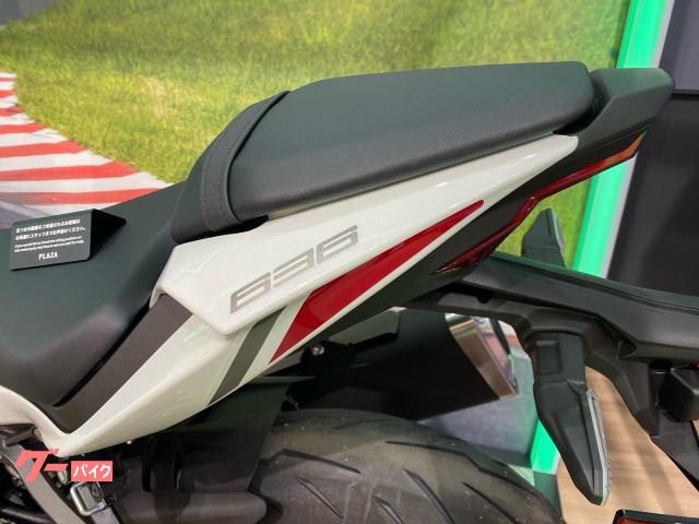 カワサキ Ninja ZX－6R 2025年モデル パールロボ