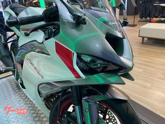 カワサキ Ninja ZX－6R 2025年モデル パールロボ