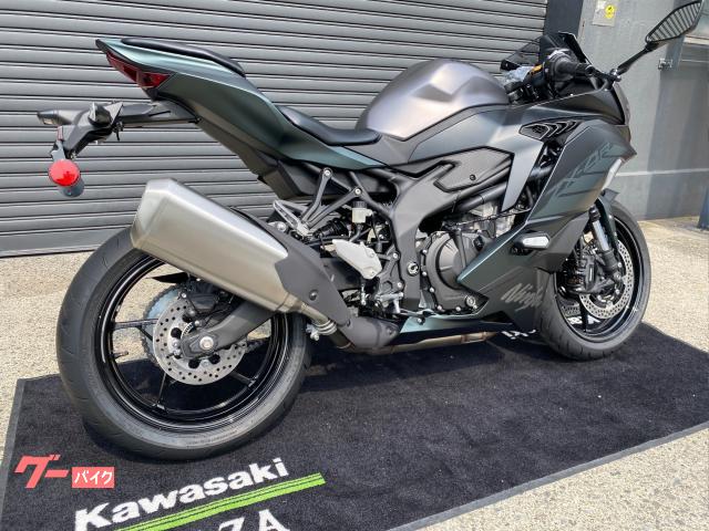 サキページです(⁠^⁠^⁠) Kawasaki 2024新型 Ninja ZX-4R SE」を街中で試乗