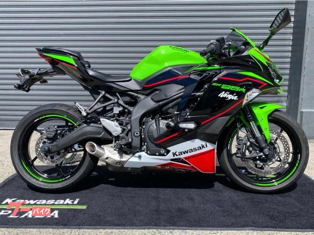 Ｎｉｎｊａ　ＺＸ−２５Ｒ　ＳＥ　ＫＲＴ　Ｅｄｉｔｉｏｎ　２０２２年　クイックシフター　Ｅ／Ｇスライダー　スモークスクリーン標準装備