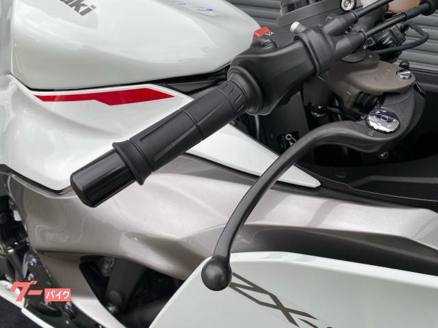 カワサキ Ninja ZX－6R 2025年モデル パールロボ
