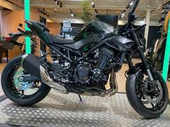 カワサキ　Ｚ９００　２０２６年モデル　エボニー　トラクションコントロール　５インチＴＦＴメーター　クルーズコントロール　ＥＴＣ２．０標準装備