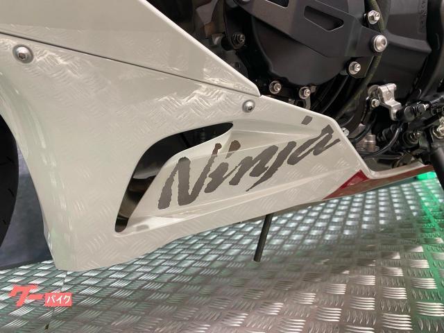 カワサキ Ninja ZX－6R 2025年モデル パールロボティック