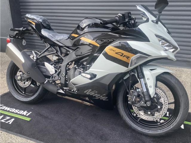 カワサキ Ninja ZX－4R SE 2026年モデル パールロボ