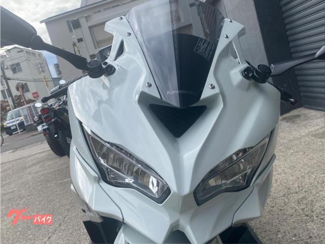 カワサキ Ninja ZX－4R SE 2026年モデル パールロボ