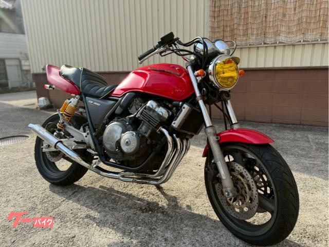 ＣＢ４００Ｓｕｐｅｒ　Ｆｏｕｒ　ＮＣ３１　赤　社外マフラー　タックロール　黄色ヘッドライト　アップハン　ネイキッド　スーフォア
