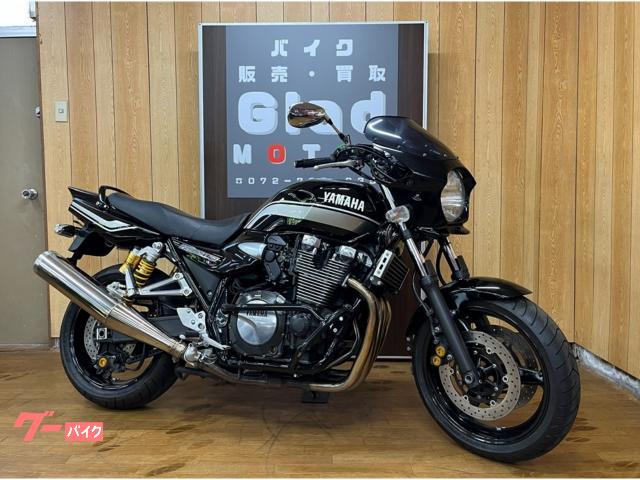 ヤマハ XJR1300 2011年モデル ブラックメタリック ビキニ
