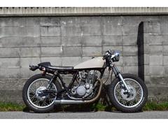 ヤマハ　ＳＲ４００　カフェレーサー仕様　ＦＣＲキャブ　ＧＯＯＤＳトランペットマフラー　Ｔ＆ＦＦａｃｅ−８シート　セパハン他