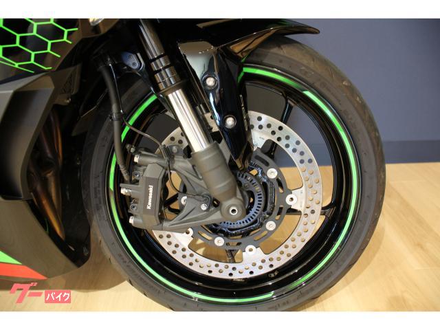 カワサキ Ninja ZX－25R SE フェンレス＆社外バーエンド
