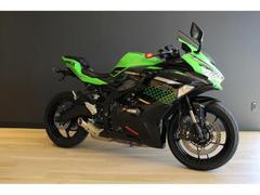 カワサキ　Ｎｉｎｊａ　ＺＸ−２５Ｒ　ＳＥ　ＫＲＴ　スクリーン変更・フェンダーレスキット装備