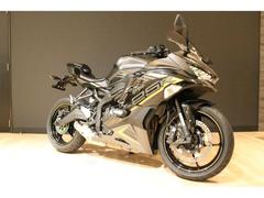 カワサキ　Ｎｉｎｊａ　ＺＸ−２５Ｒ　ＳＥ　ワンオ−ナ−　スクリ−ン　シート変更