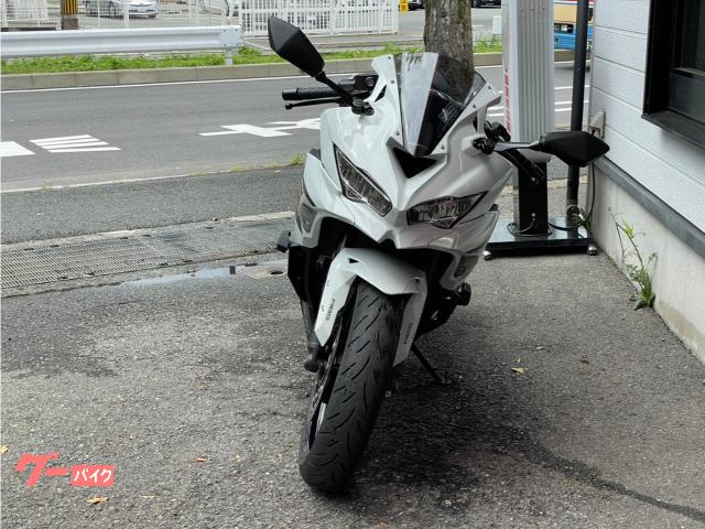 カワサキ Ninja ZX－4R SE 純正フレームスライダー 上下