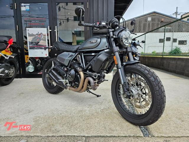 スクランブラーナイトシフト　ＥＴＣ　ＵＳＢ　グリップヒーター搭載車