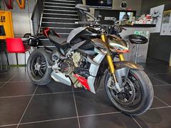 ＤＵＣＡＴＩ　ストリートファイターＶ４ＳＰ２　ドゥカティ認定中古車　ＥＴＣ２．０