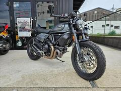 ＤＵＣＡＴＩ　スクランブラーナイトシフト　ＥＴＣ　ＵＳＢ　グリップヒーター搭載車