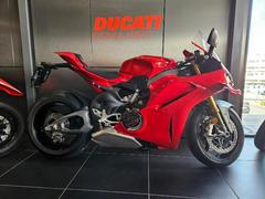 ＤＵＣＡＴＩ　パニガーレＶ４　Ｓ　乾式クラッチ搭載　ガラスコート施工済み　ワンオーナー　登録未走行車