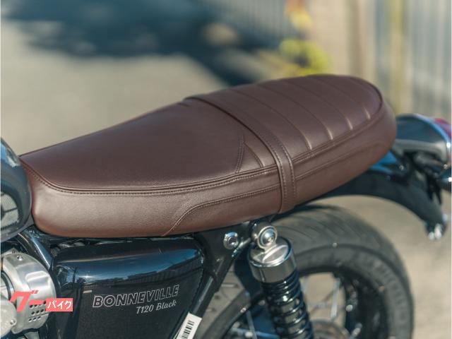 （新品）トライアンフ　ボンネビル　T120 純正シート　トライアンフシート TRIUMPH ボンネビルT120ブラック 純正シート ブラウン TRIUMPH
