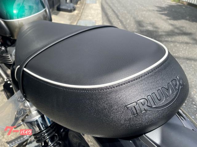 TRIUMPH ボンネビルT100 コンペティショングリーン