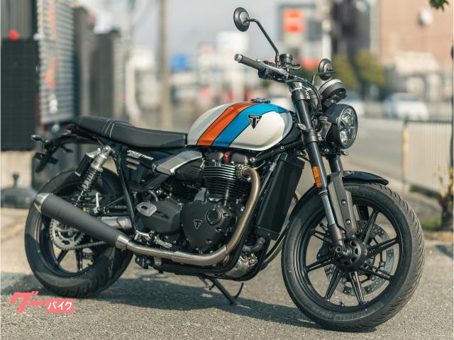 スピードツイン９００　新型モデル　ピュアホワイト　新車