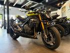 スピードトリプル1200RX 限定車 オーリンズ電子制御サスペンション ステアリングダンパー アクラポビッチマフラー