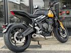 トライデント660 コズミックイエロー／サファイアブラック 登録済み未走行車