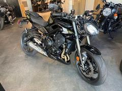 ＴＲＩＵＭＰＨ　ストリートトリプルＲＳ　ファントムブラック　正規ディーラー中古車