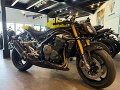 ＴＲＩＵＭＰＨ　スピードトリプル１２００ＲＸ　限定車　オーリンズ電子制御サスペンション・ステアリングダンパー　アクラポビッチマフラー