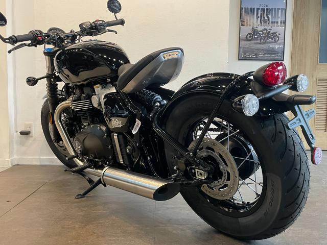 TRIUMPH ボンネビル ボバー MY2026 ジェットブラック
