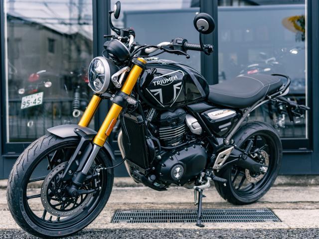 TRIUMPH スピード400ファントムブラック／ストームグレー