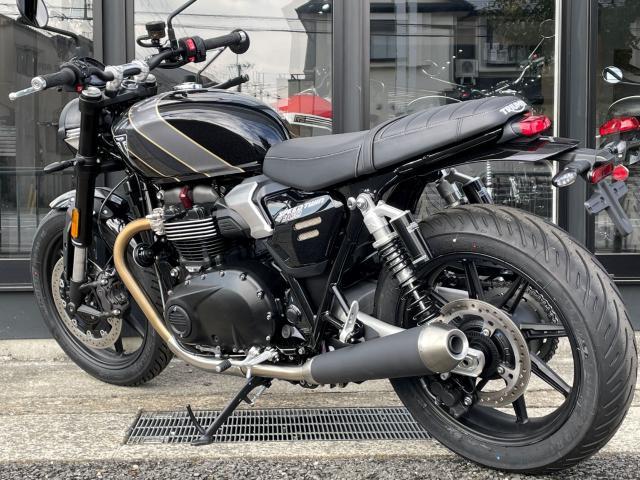 TRIUMPH スピードツイン900 新型モデル ファントム