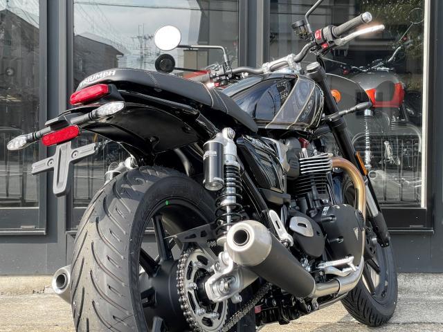 TRIUMPH スピードツイン900 新型モデル ファントム