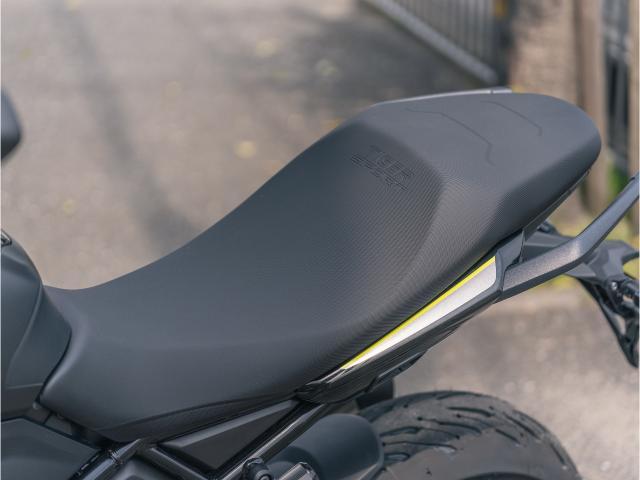 タイガースポーツ800 新型モデル サファイアブラック