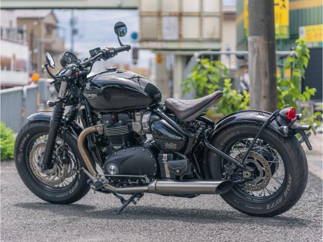 ボンネビル ボバー ジェットブラック 正規ディーラー中古車 ETC2．0 シートブラウン グリップヒーター フォワードステップ