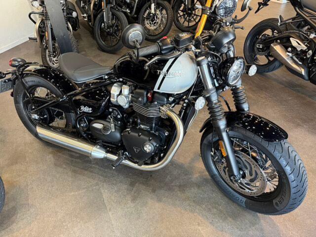 ボンネビル ボバー ジェットブラック／アッシュグレイ 正規ディーラー中古車