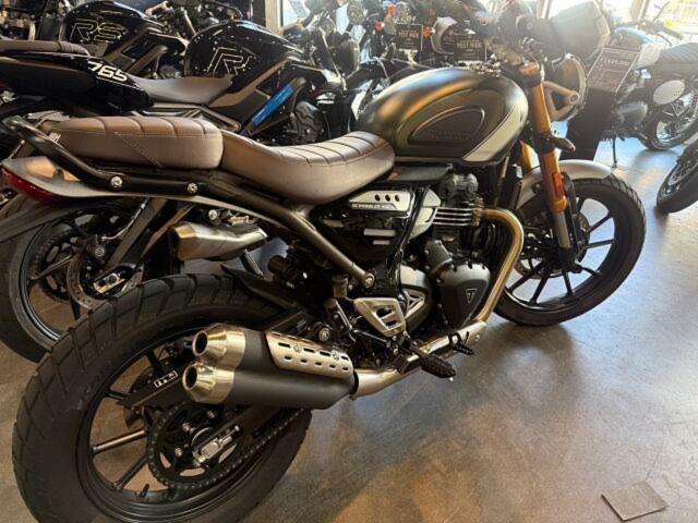 スクランブラー400X マットカーキグリーン／フュージョンホワイト 正規ディーラー中古車