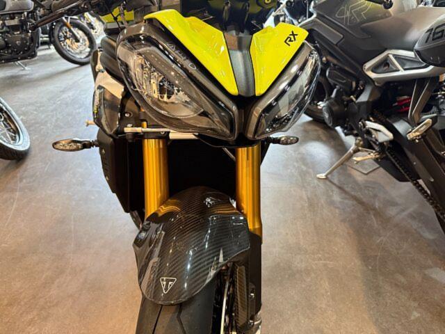 スピードトリプル1200RX 限定車 オーリンズ電子制御サスペンション ステアリングダンパー アクラポビッチマフラー