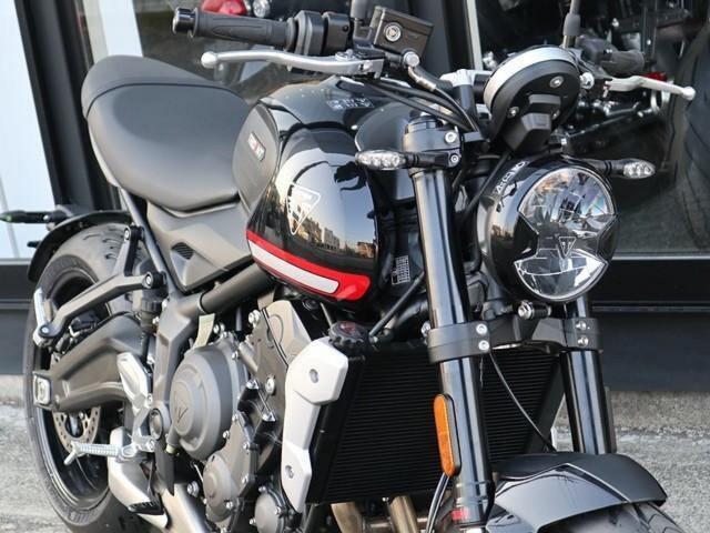 トライデント660 サファイアブラック 登録済み未走行車